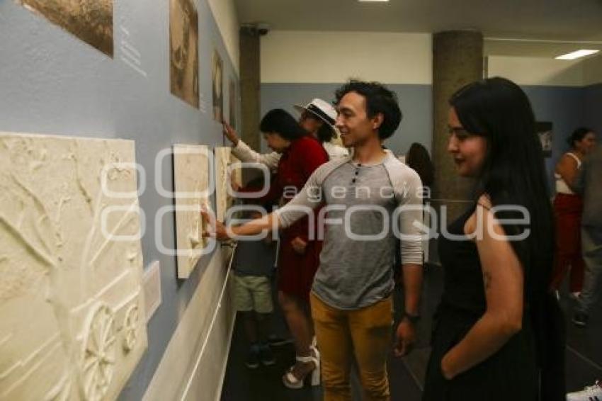 EXPOSICIÓN . VEN Y TOCA