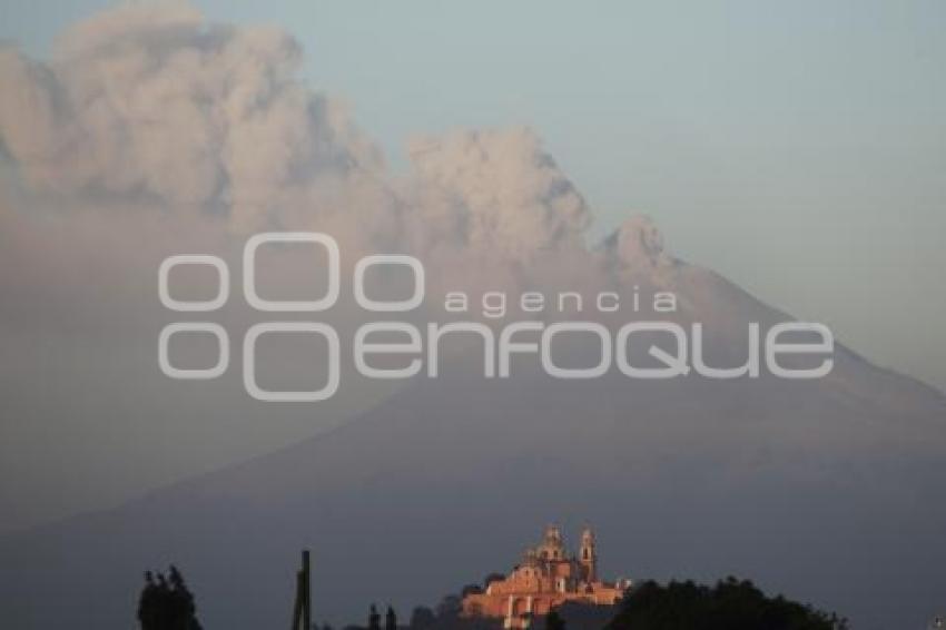 VOLCÁN POPOCATÉPETL . FUMAROLA