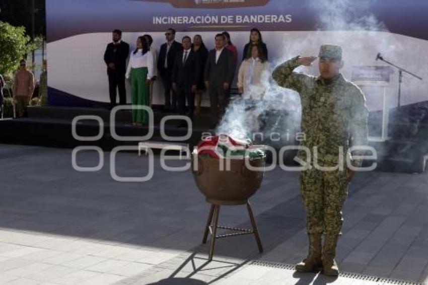 SAN ANDRÉS CHOLULA . INCINERACIÓN DE BANDERAS