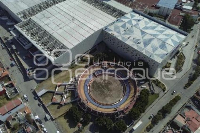 PLAZA DE TOROS . EL RELICARIO