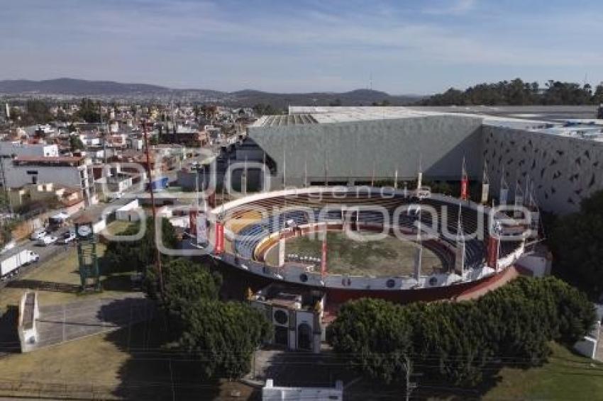 PLAZA DE TOROS . EL RELICARIO