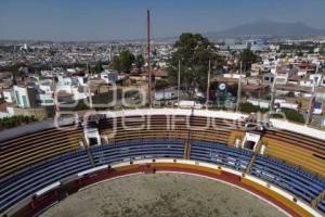 PLAZA DE TOROS . EL RELICARIO