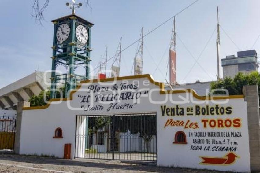 PLAZA DE TOROS . EL RELICARIO