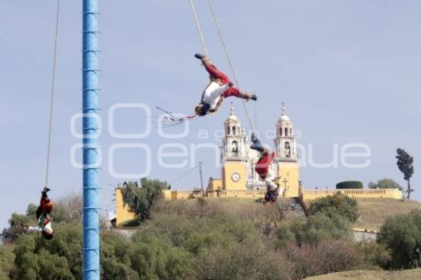 SAN PEDRO CHOLULA . VOLADORES CUETZALAN 