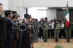 BINE . HONORES A LA BANDERA