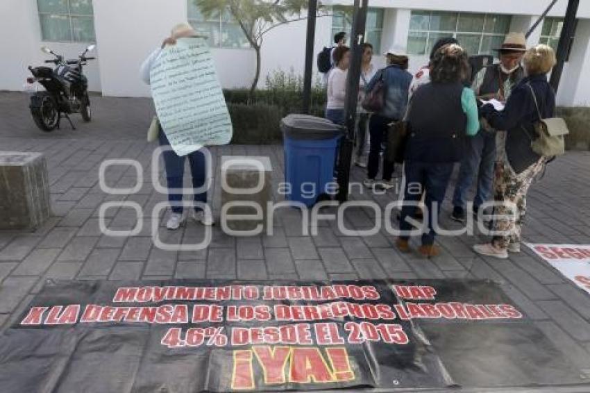 JUBILADOS BUAP . MANIFESTACIÓN