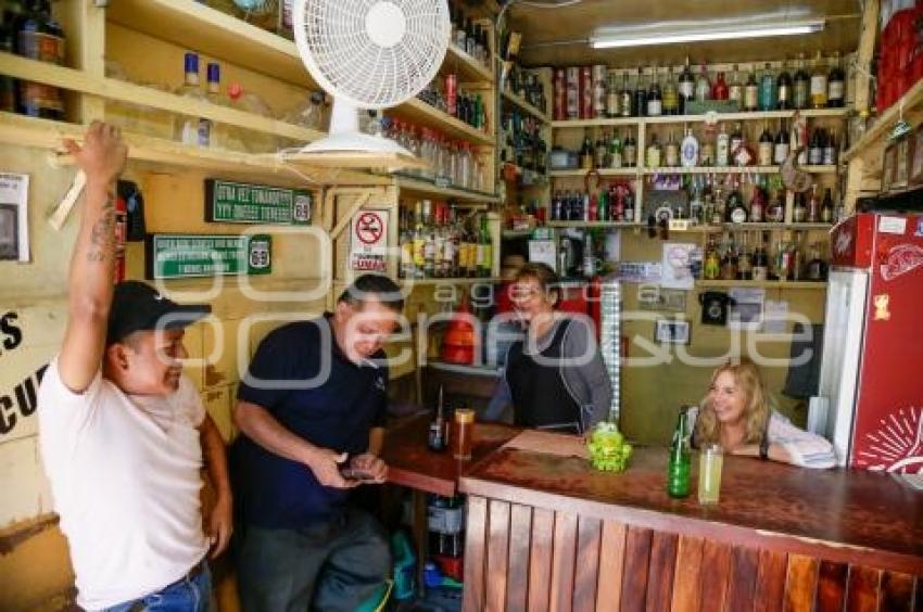 DÍA DE LA MUJER . BARTENDER