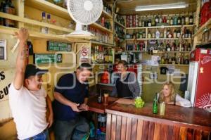 DÍA DE LA MUJER . BARTENDER