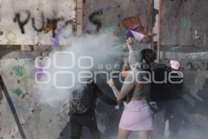 8M . MARCHA