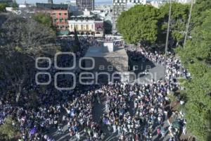 8M . MARCHA