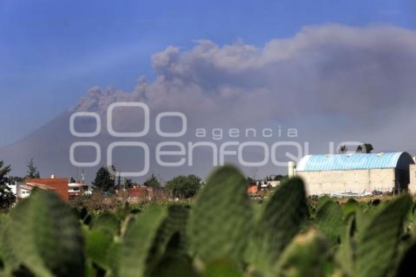 VOLCÁN POPOCATÉPETL . FUMAROLA