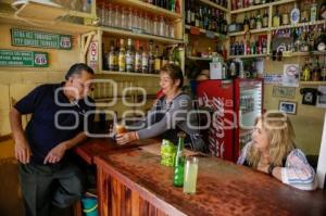 DÍA DE LA MUJER . BARTENDER