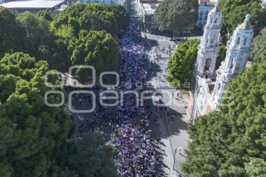 8M . MARCHA