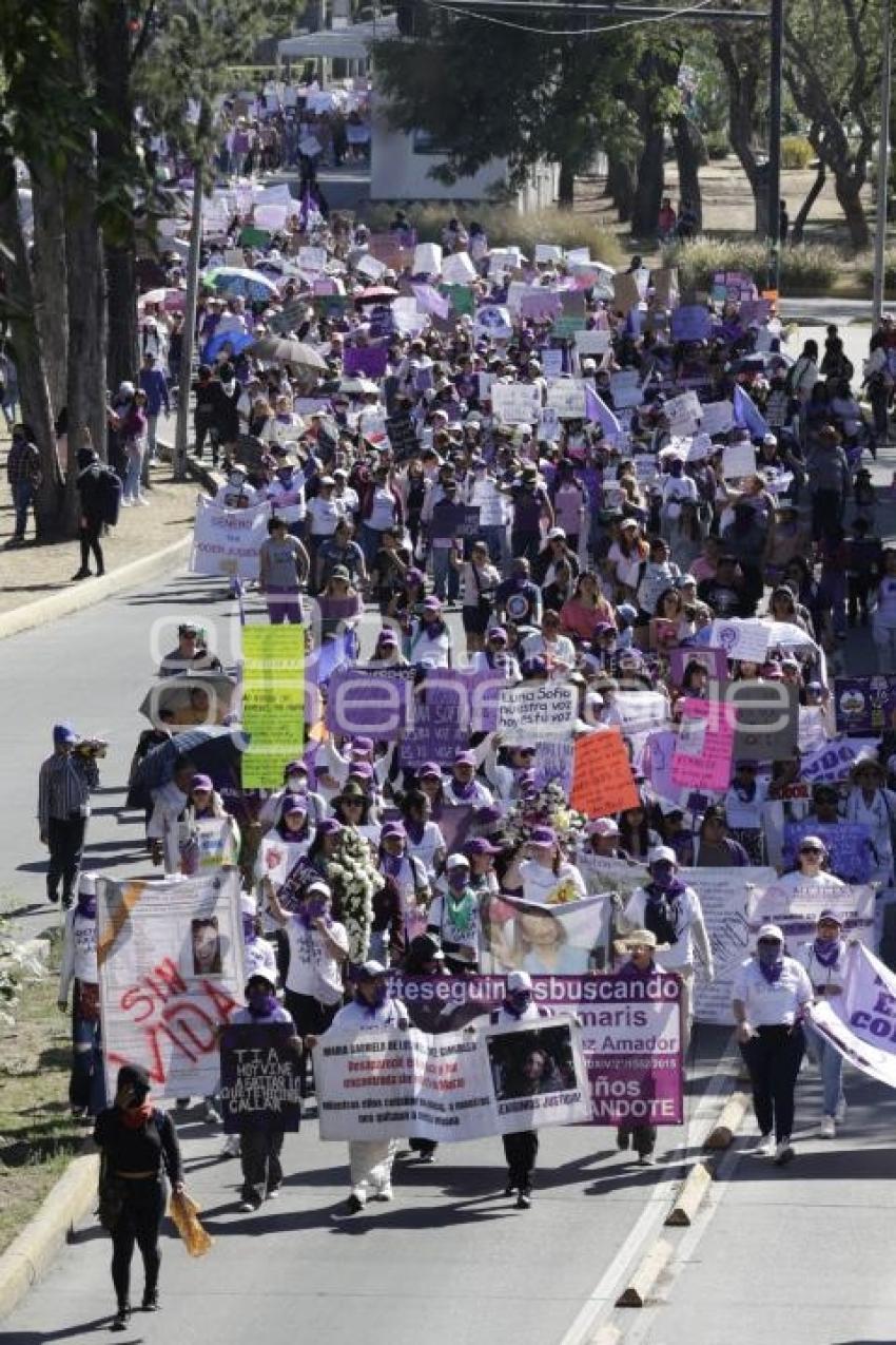 8M . MARCHA