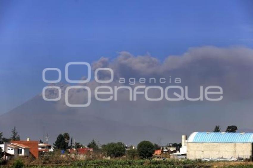 VOLCÁN POPOCATÉPETL . FUMAROLA