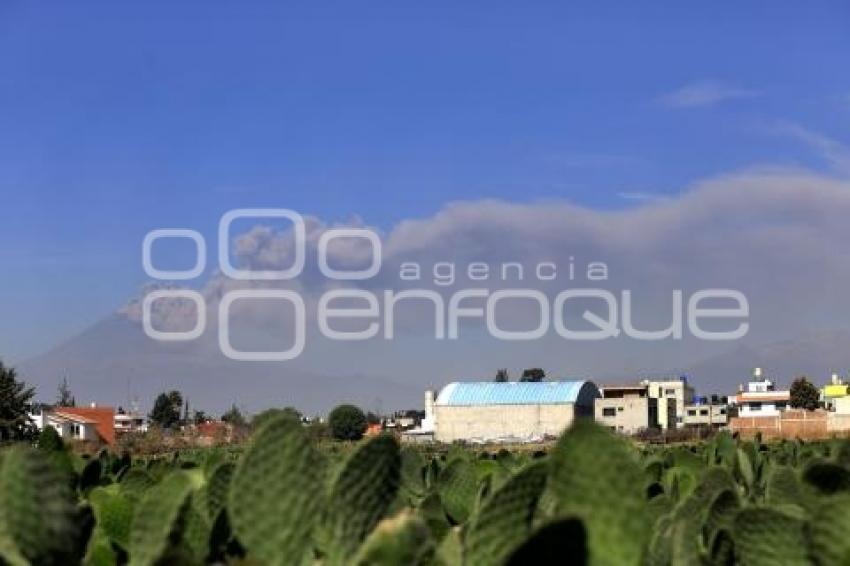 VOLCÁN POPOCATÉPETL . FUMAROLA