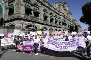 8M . MARCHA