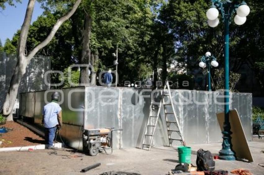 ZÓCALO . VALLAS METÁLICAS