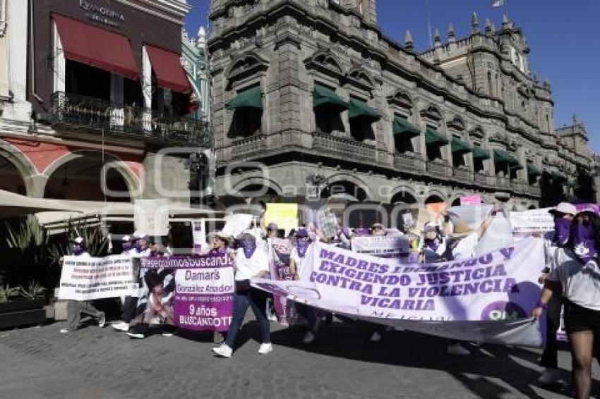 8M . MARCHA