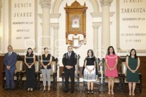 AYUNTAMIENTO . PREMIO A LA MUJER