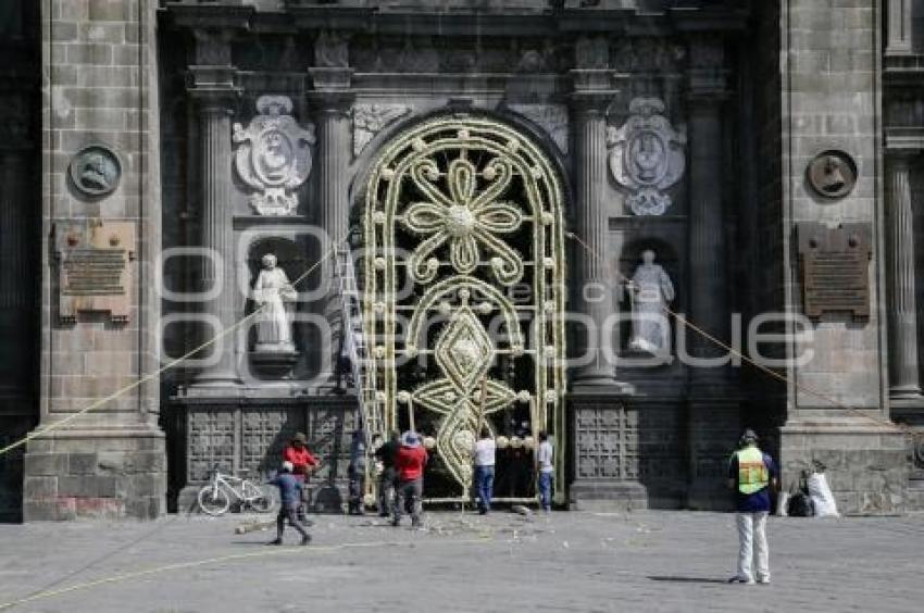 PUERTA DEL PERDÓN . RETABLO