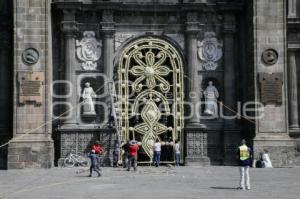 PUERTA DEL PERDÓN . RETABLO