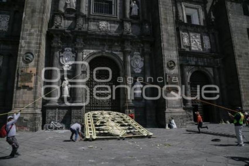 PUERTA DEL PERDÓN . RETABLO