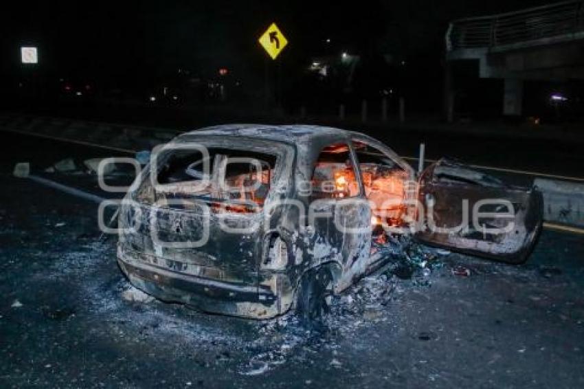 TLAXCALA . BLOQUEO CARRETERA