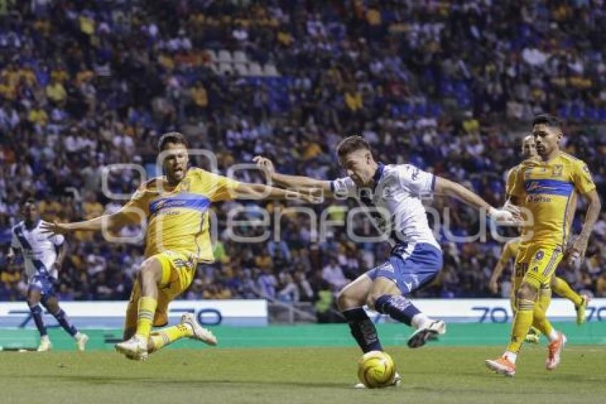 FÚTBOL . CLUB PUEBLA VS TIGRES