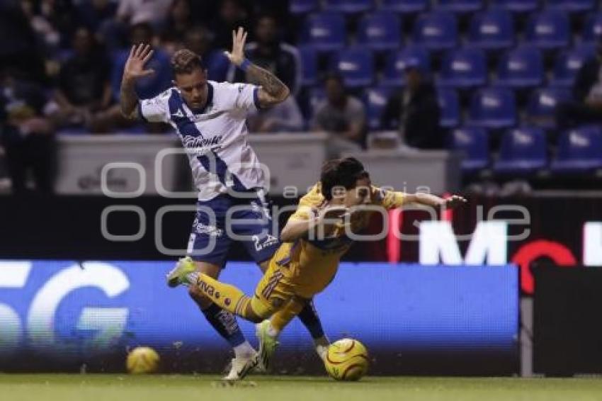 FÚTBOL . CLUB PUEBLA VS TIGRES