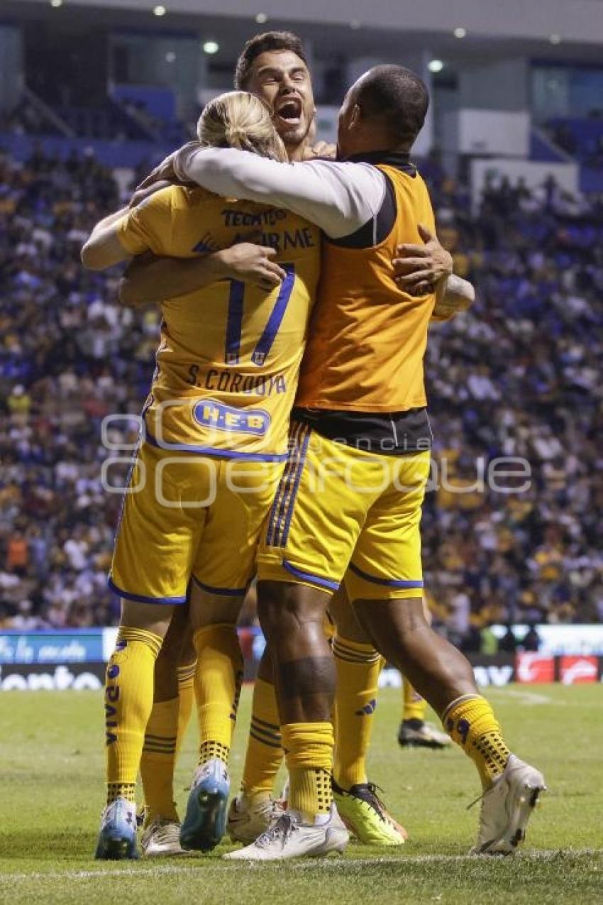 FÚTBOL . CLUB PUEBLA VS TIGRES