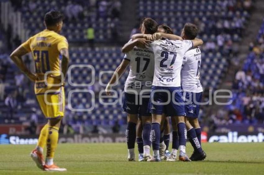 FÚTBOL . CLUB PUEBLA VS TIGRES