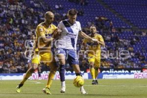 FÚTBOL . CLUB PUEBLA VS TIGRES