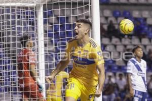 FÚTBOL . CLUB PUEBLA VS TIGRES