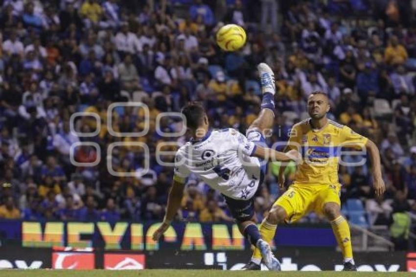 FÚTBOL . CLUB PUEBLA VS TIGRES