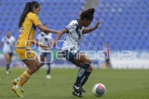 FÚTBOL FEMENIL . PUEBLA VS TIGRES