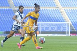 FÚTBOL FEMENIL . PUEBLA VS TIGRES