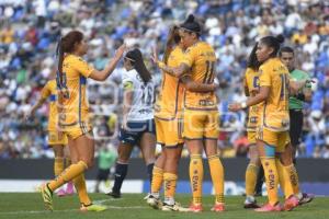 FÚTBOL FEMENIL . PUEBLA VS TIGRES