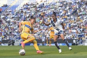 FÚTBOL FEMENIL . PUEBLA VS TIGRES