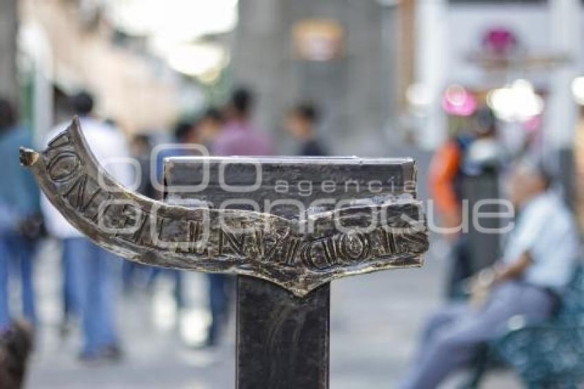 ESCULTURA ALAS QUE ABRAZAN