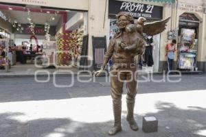 ESTATUAS CORREDOR 5 DE MAYO