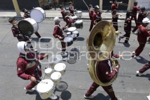 DESFILE 5 DE MAYO . ENSAYO