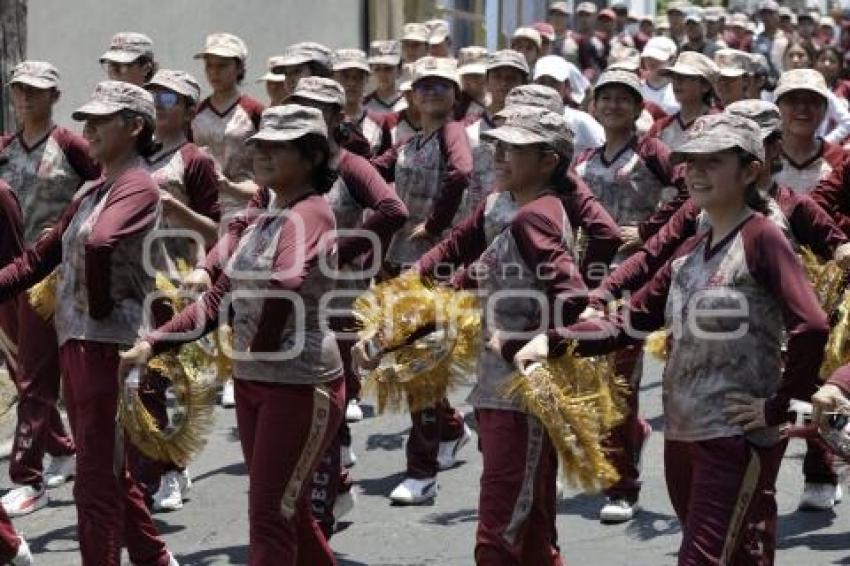 DESFILE 5 DE MAYO . ENSAYO