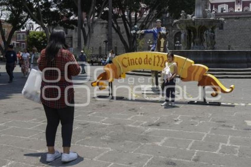 ZÓCALO . ADORNOS 5 DE MAYO