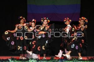 LGBT . BALLET FOLKLÓRICO