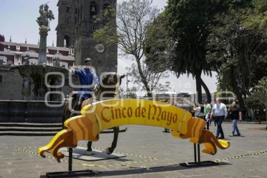 ZÓCALO . ADORNOS 5 DE MAYO