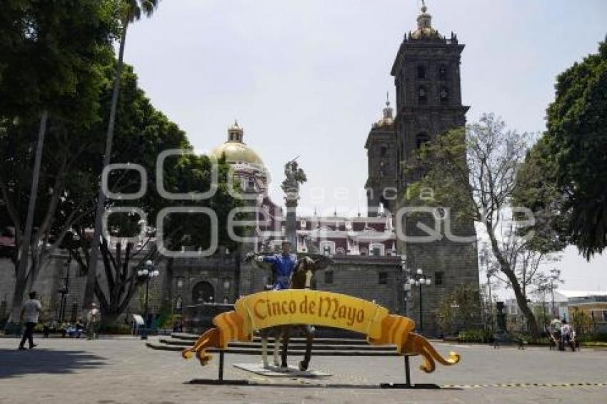 ZÓCALO . ADORNOS 5 DE MAYO