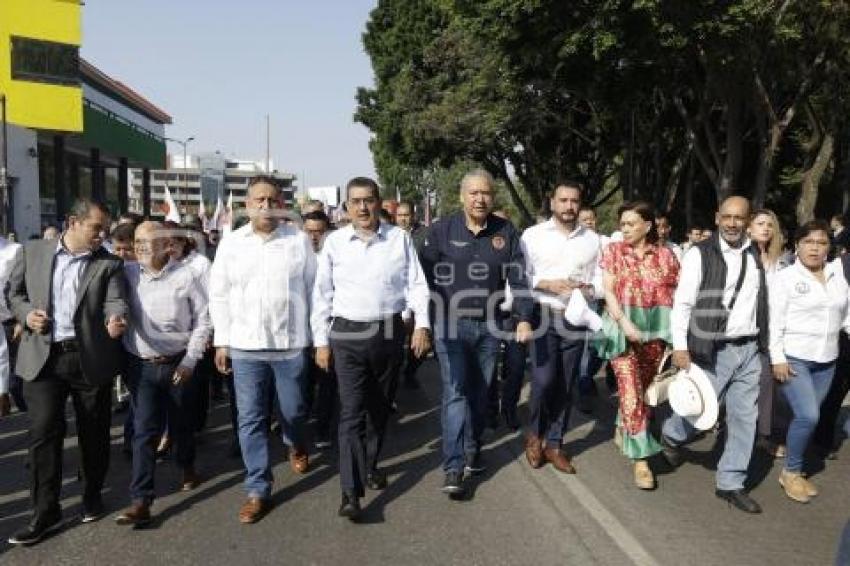 DÍA DEL TRABAJO . DESFILE