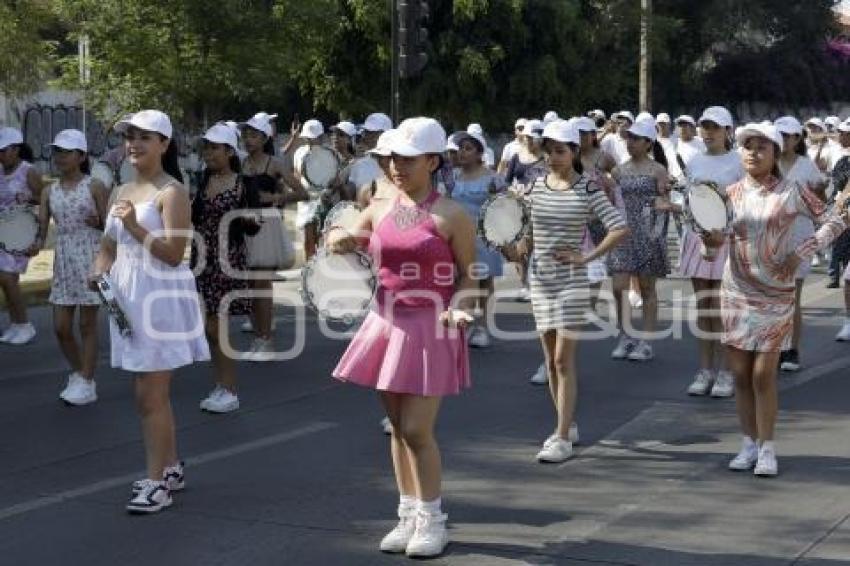 DÍA DEL TRABAJO . DESFILE