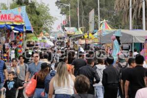 FERIA DE PUEBLA . VISITANTES